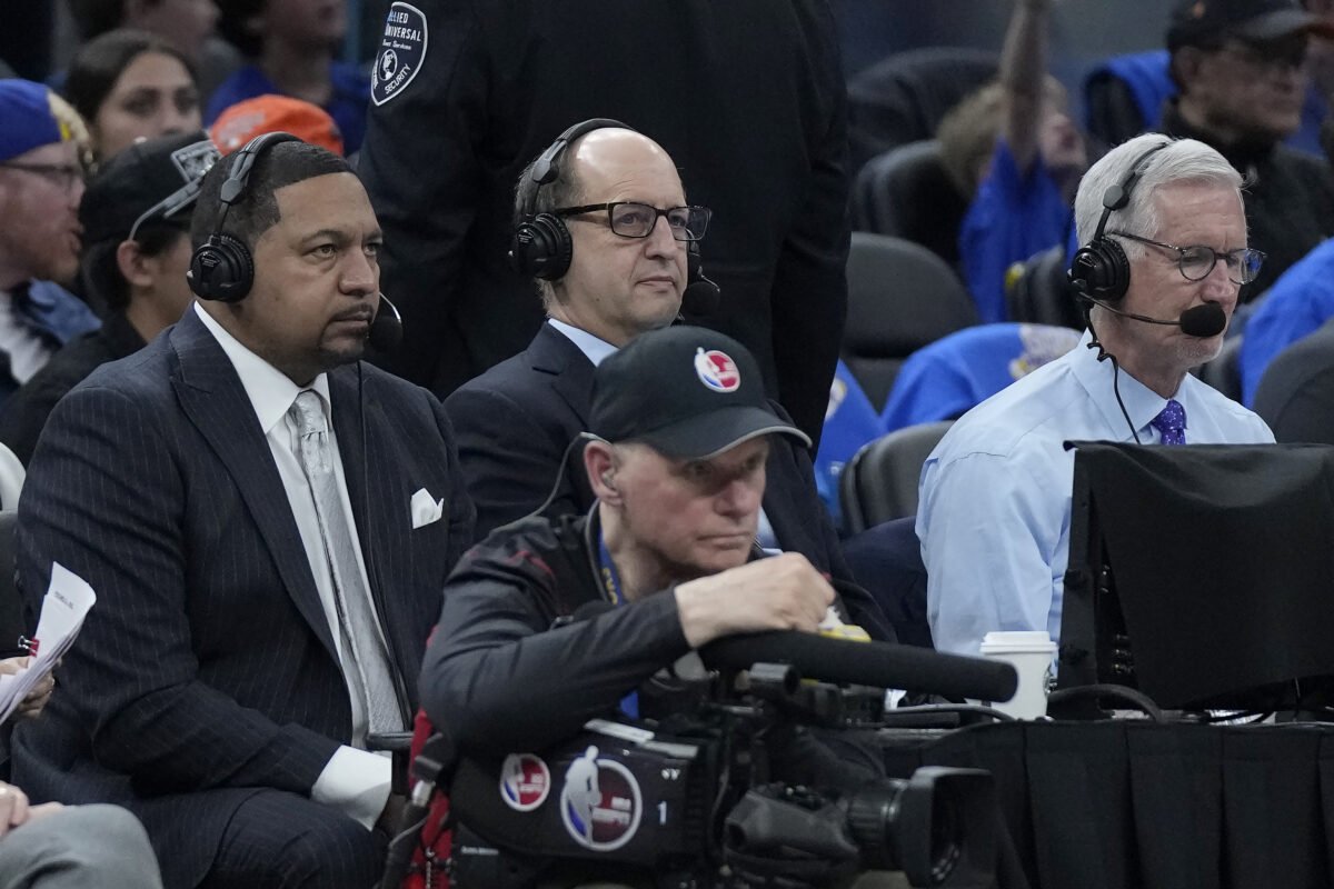 Mark Jackson, Jeff Van Gundy and Mike Breen