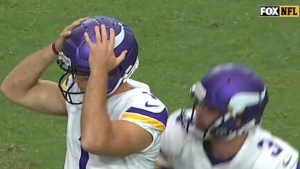 Gus Johnson goes wild after Vikings kicker misses field goal