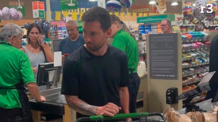 Lionel Messi grocery shopping at Publix